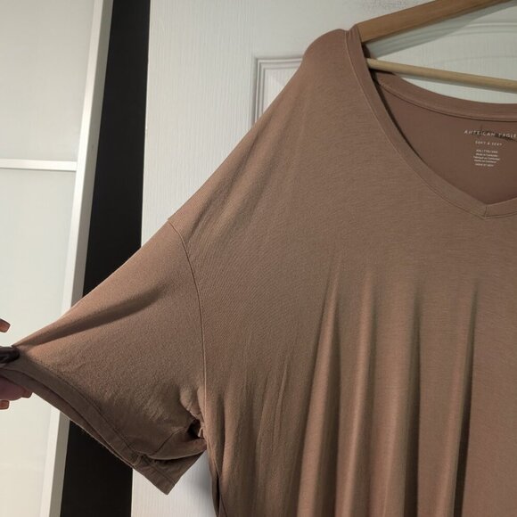 American Eagle | Soft & Sexy Oversized V-Neck Tee in Tan - Picture 4 of 7